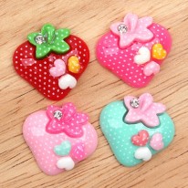 딸기속하트(플라스틱장식)C3-8